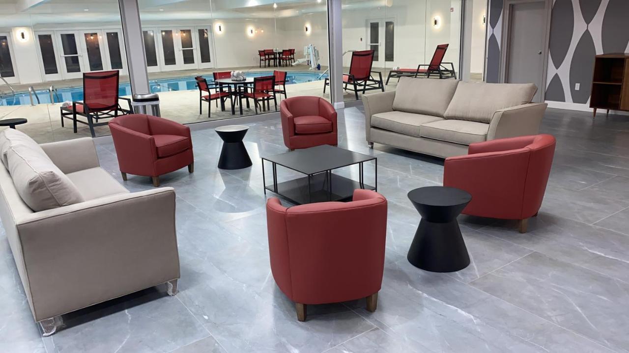 Ramada By Wyndham Hartford North - Bradley Airport Hotel Windsor Locks Exterior foto