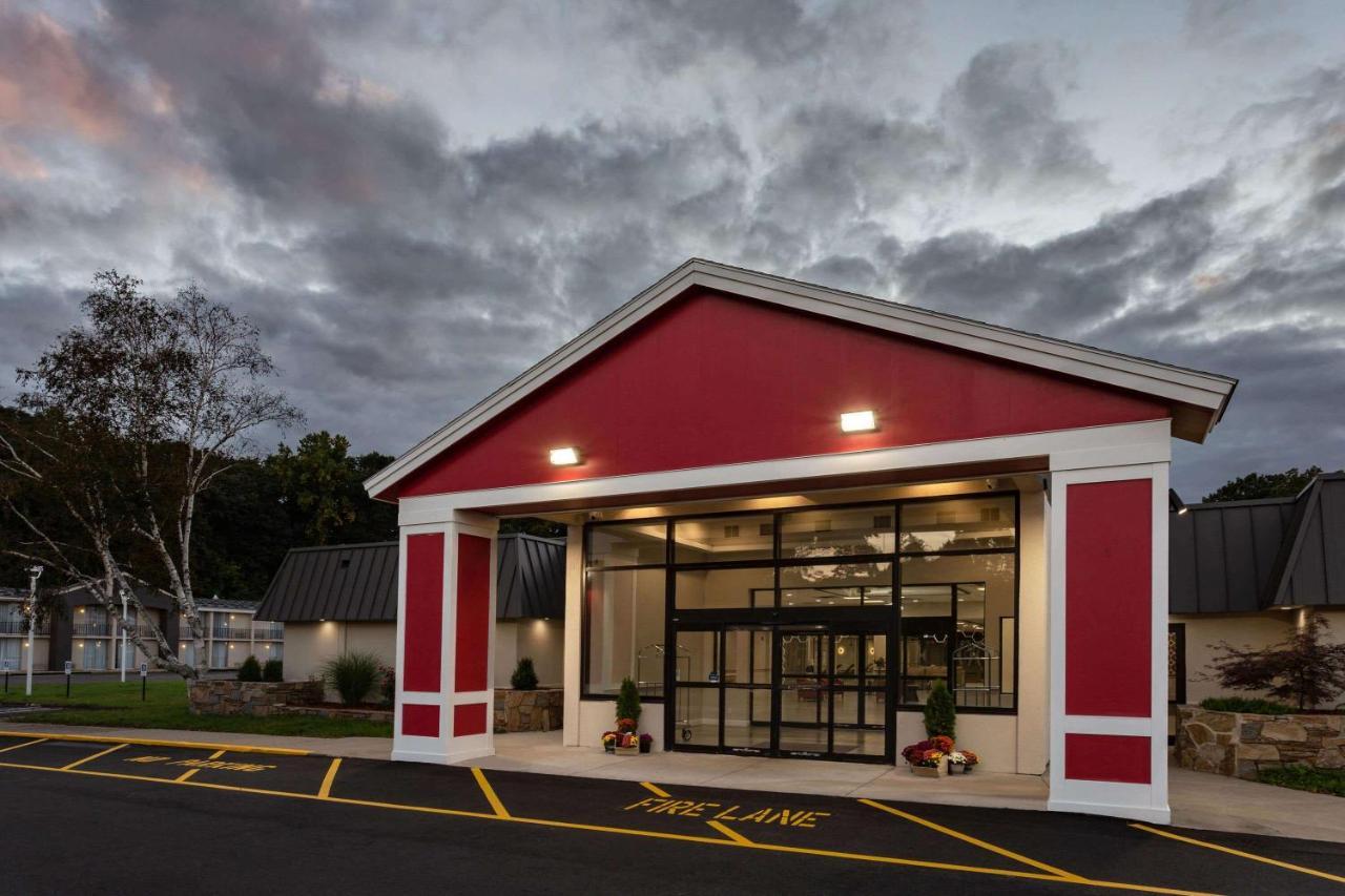 Ramada By Wyndham Hartford North - Bradley Airport Hotel Windsor Locks Exterior foto