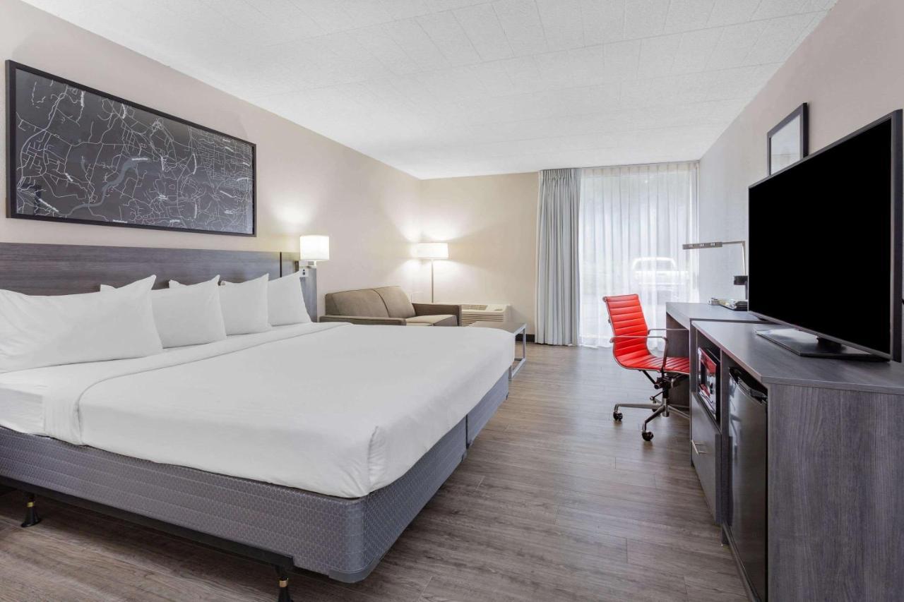 Ramada By Wyndham Hartford North - Bradley Airport Hotel Windsor Locks Exterior foto