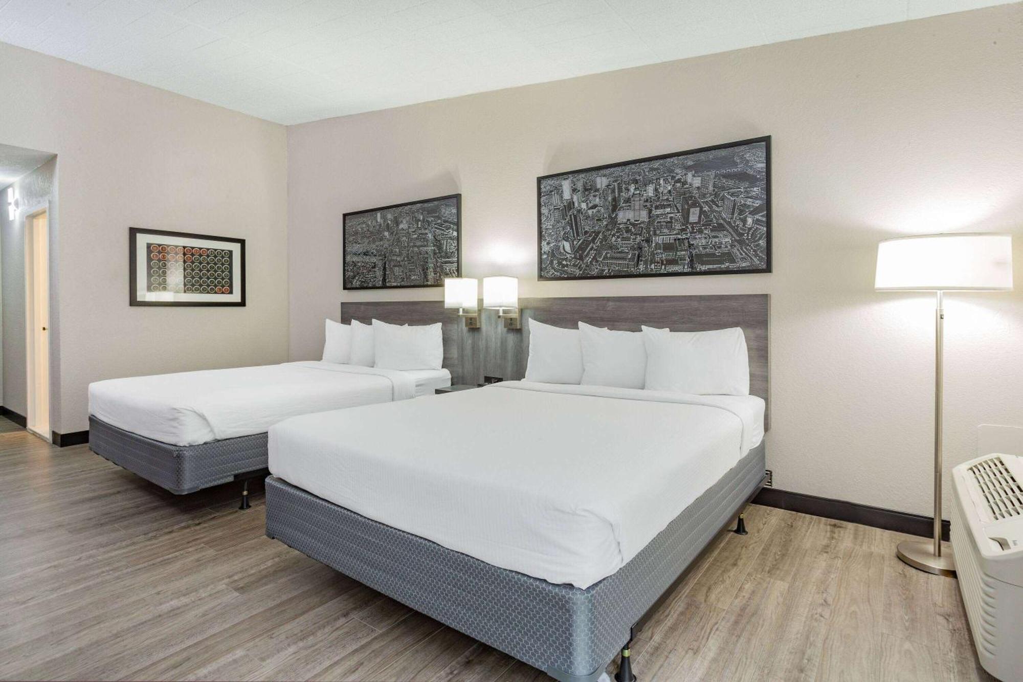 Ramada By Wyndham Hartford North - Bradley Airport Hotel Windsor Locks Exterior foto